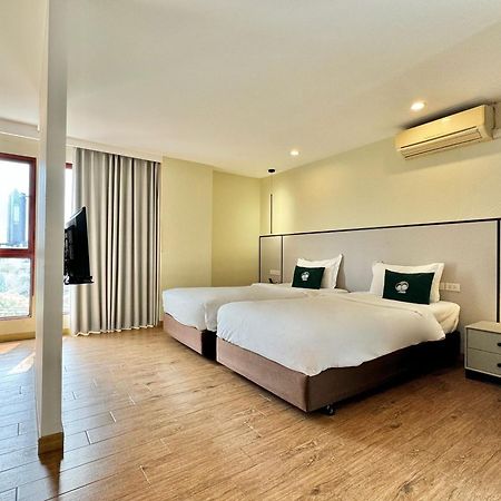 Pentafield City Residence Банкок Екстериор снимка